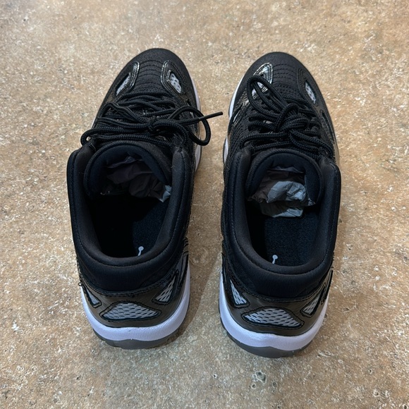 Air Jordan 11 Retro Low IE - Picture 6 of 7